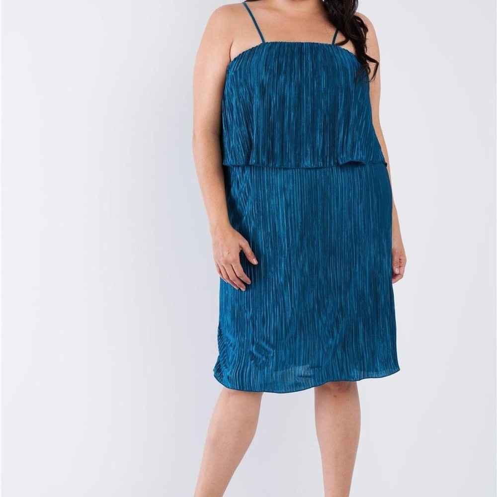 Janette Plus Teal Scrunch Texture Layered Midi Dress